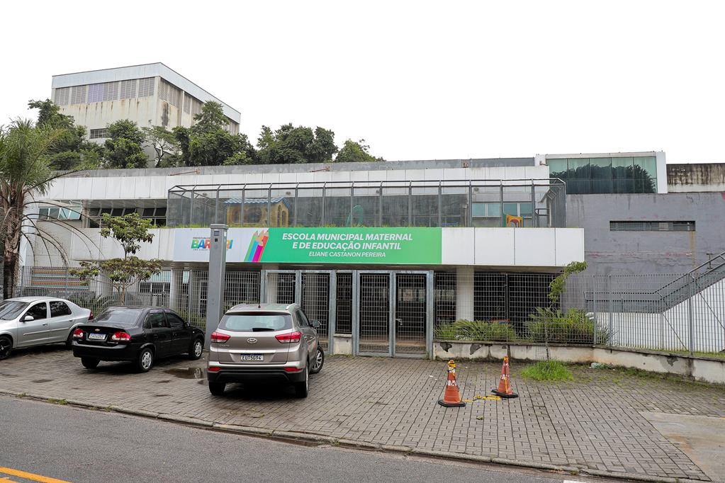 Barueri Acelera Reforma Escolar: Chácaras Marco e Outros Bairros Recebem Obras Essenciais