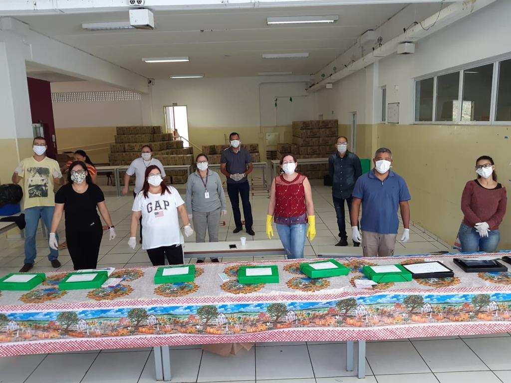 Barueri inicia distribuição de kits de merenda escolar com tranquilidade