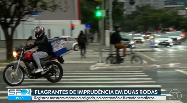 Perigo sobre Duas Rodas: Motociclistas Desafiam Leis e Colocam Vidas em Risco na Capital Paulista