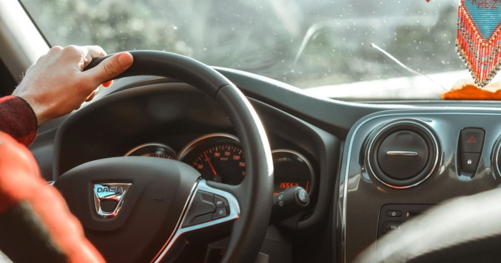 Potencialize a Segurança do Seu Veículo: Um Guia Essencial de Acessórios Automotivos