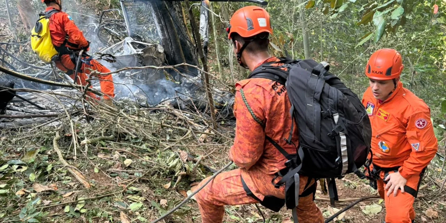 Queda de helicóptero no Rio de Janeiro deixa quatro vítimas fatais