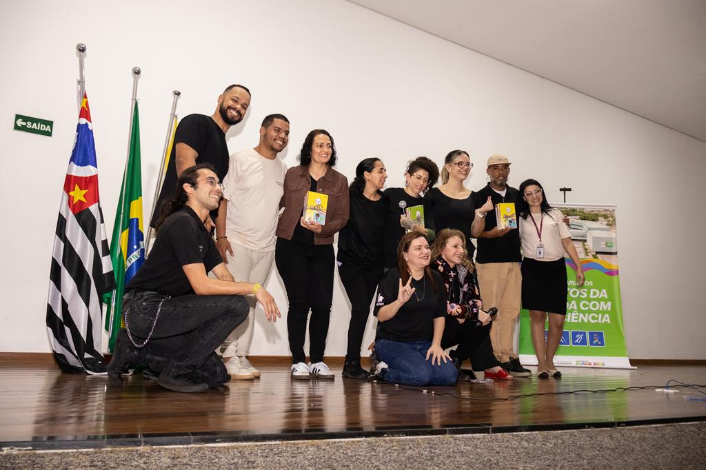 Sessão de Cinema Acessível em Libras Lota Auditório em Barueri